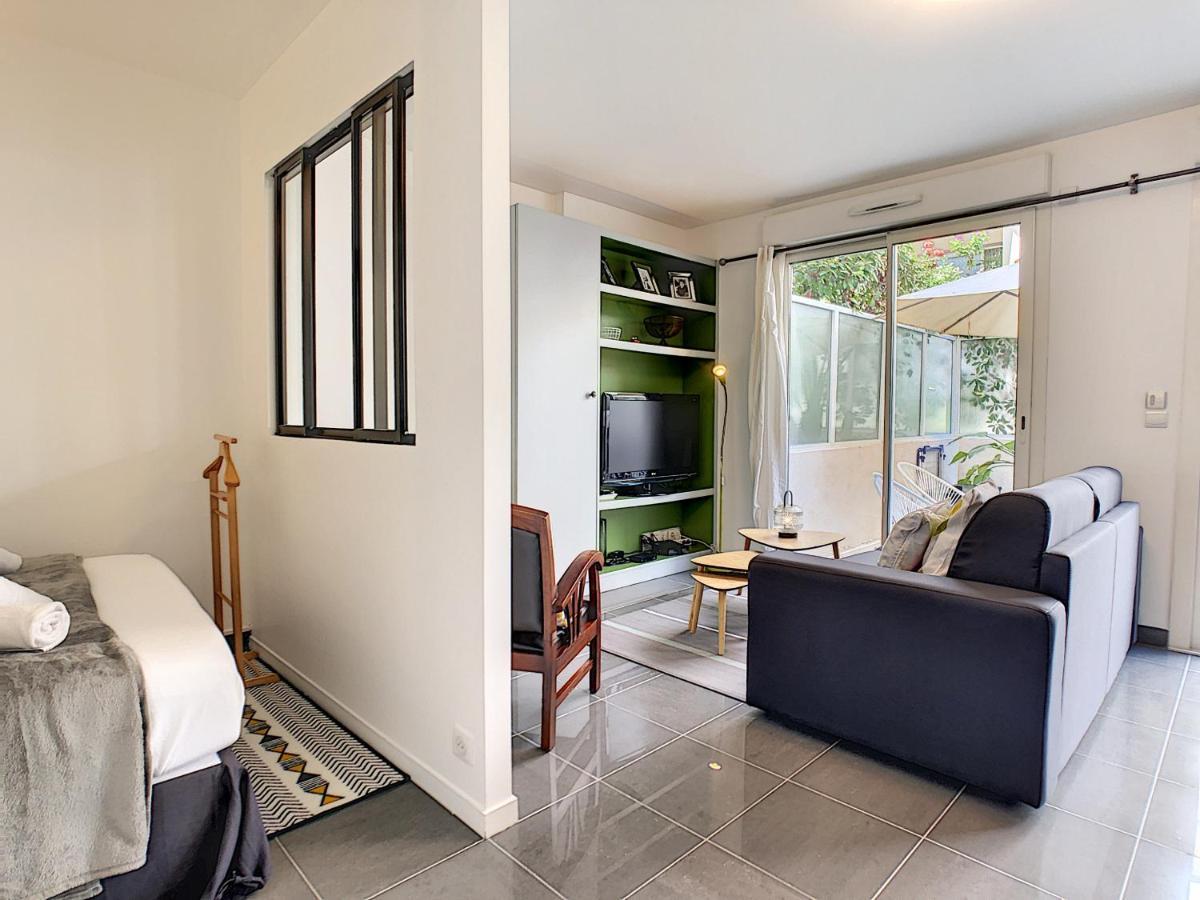 Nestor&jeeves - Berlioz Patio - - Residential Area - Patio 20m *